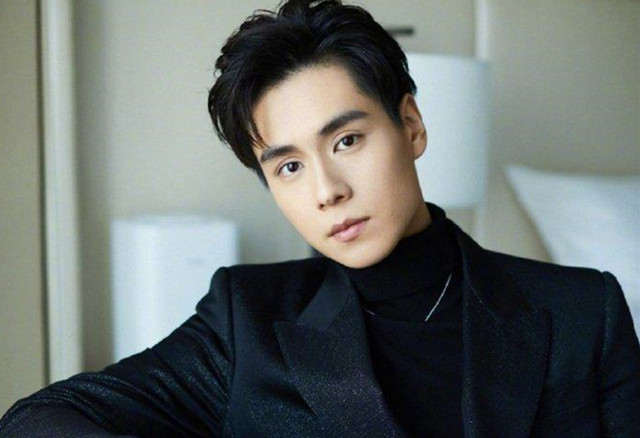 Biodata & Nama Fandom Hu Yitian 胡一天