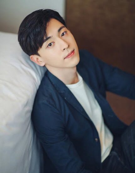 Biodata dan Profil Aktor Deng Lun / Allen Deng / 邓伦