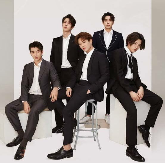 Tionghoa Org - UNIQ, Boy Group Yang Diluncurkan Oleh Yuehua Entertainment - 1