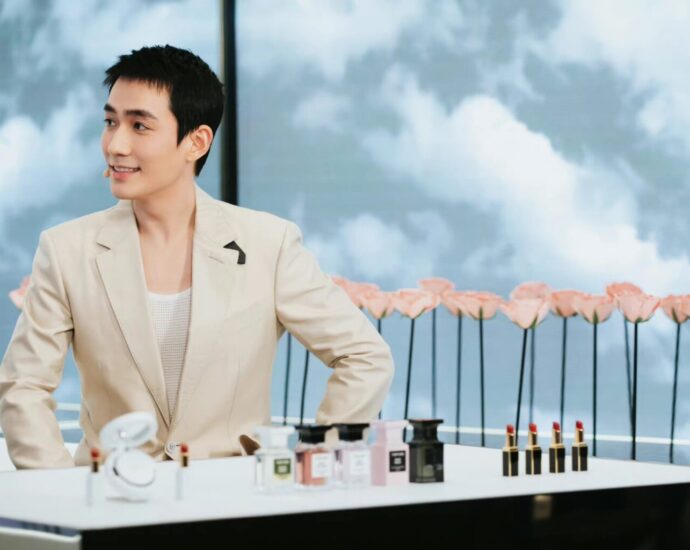 Zhu Yilong Untuk Acara Streaming Langsung Tom Ford Beauty