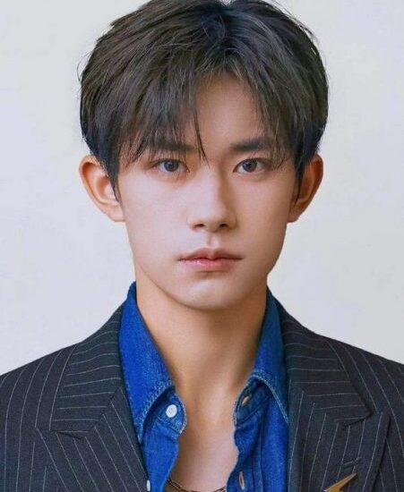 Biodata dan Profil Aktor dan Penyanyi Jackson Yi / Yi Yang Qian Xi / 易烊千玺