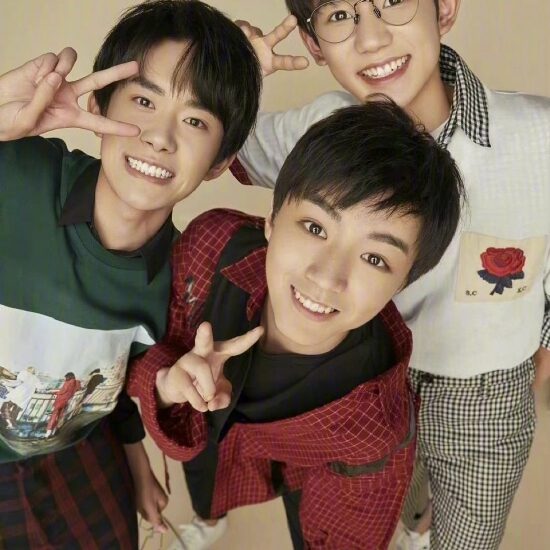 Tionghoa Org - Wang Junkai, Wang Yuan & Yi Yang Qian Xi Rayakan Ultah Ke-9 Debut TFBOYS - 1