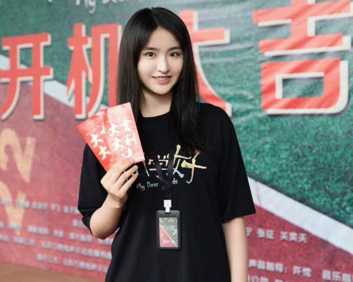 Tionghoa Org - Jin Zihan (Aria Jin) Mulai Debut Aktingnya Dalam Film “My Dear Friends 同学好” - 1