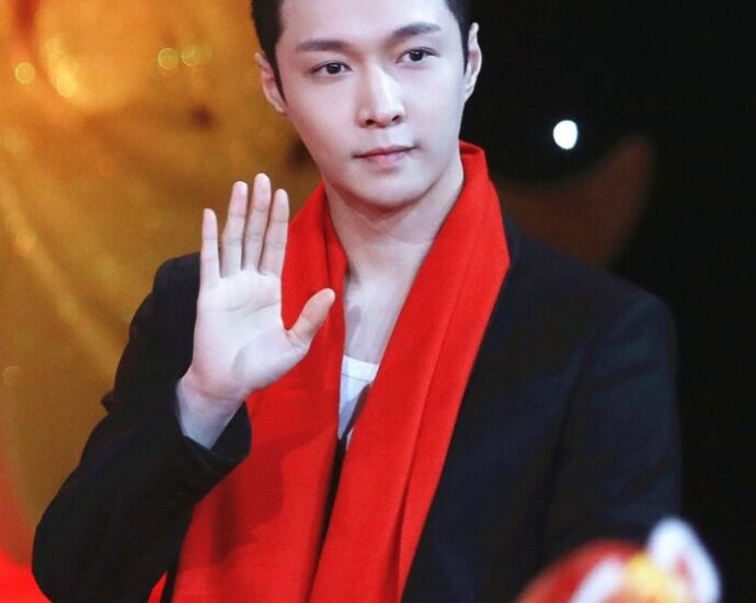 Tionghoa Org - Lewat Postingan Instagram, Zhang Yixing Umumkan Tinggalkan SM Entertainment - 1